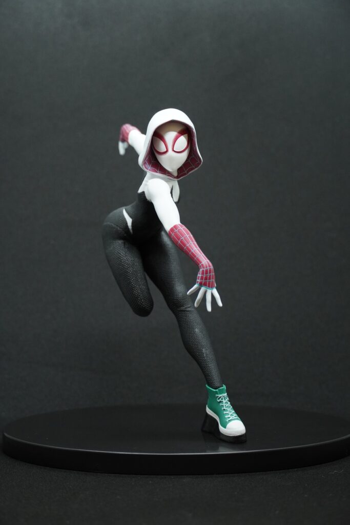 Luminastaスパイダーマンスパイダーバース スパイダーグウェン